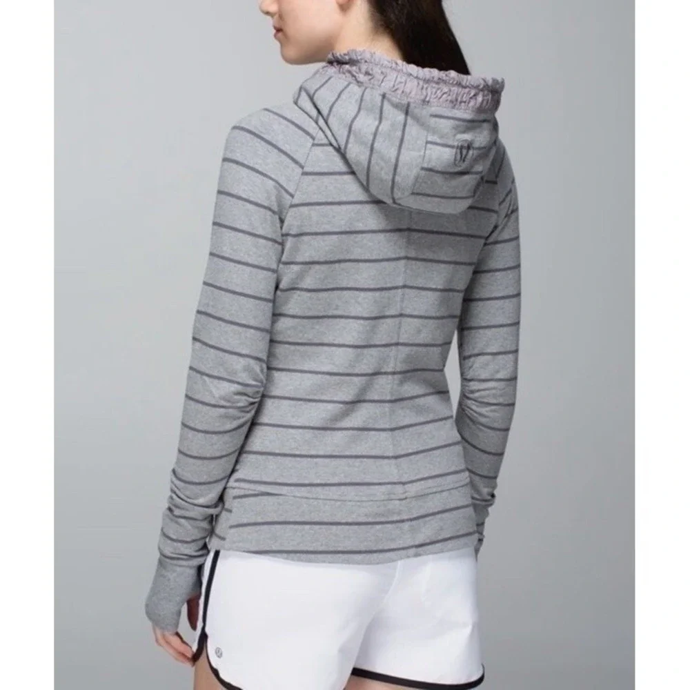 LULULEMON CAYMAN STRIPE HEATHERED GREY MOVEMENT JACKET Size 8